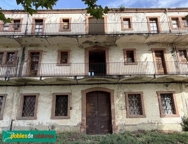 Torelló - Colònia la Coromina. Habitatges dels obrers (Foto: Albert Esteves, 2026) Torelló - Colònia la Coromina. Habitatges dels obrers
