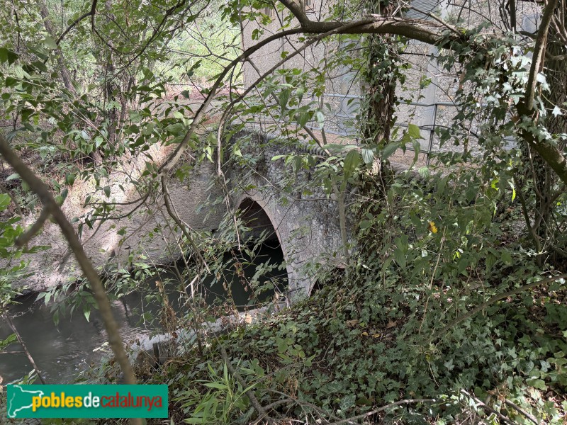 Torelló - Colònia la Coromina. Canal (Foto: Albert Esteves, 2026) Torelló - Colònia la Coromina. Canal