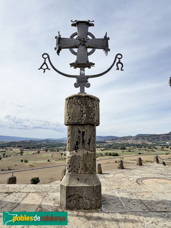Torelló - Les Tres Creus. Creu gran (Foto: Albert Esteves, 2026) Torelló - Les Tres Creus. Creu gran