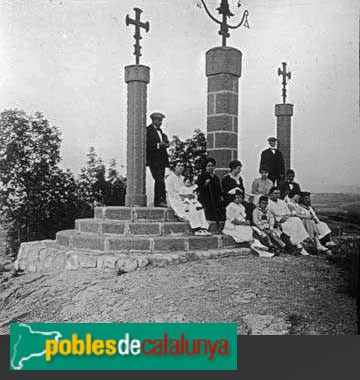 Torelló - Les Tres Creus (Foto: Ferran Damians - Arxiu Centre Excursionista de Catalunya-, 1917) Torelló - Les Tres Creus