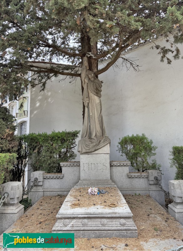 Torelló - Cementiri. Sepulcre Camprodon