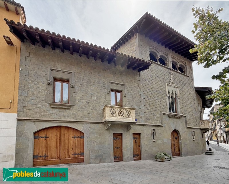 Torelló - Casa Coll (Casa de Pedra) (Foto: Albert Esteves, 2026) Torelló - Casa Coll (Casa de Pedra)