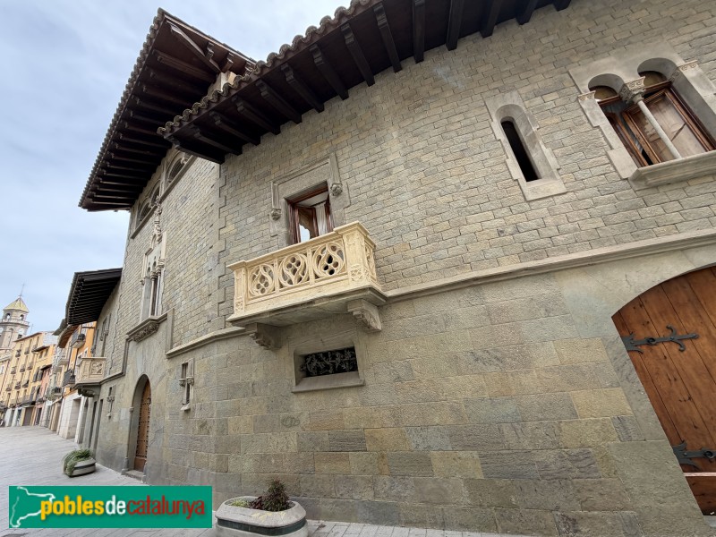 Torelló - Casa Coll (Casa de Pedra) (Foto: Albert Esteves, 2026) Torelló - Casa Coll (Casa de Pedra)