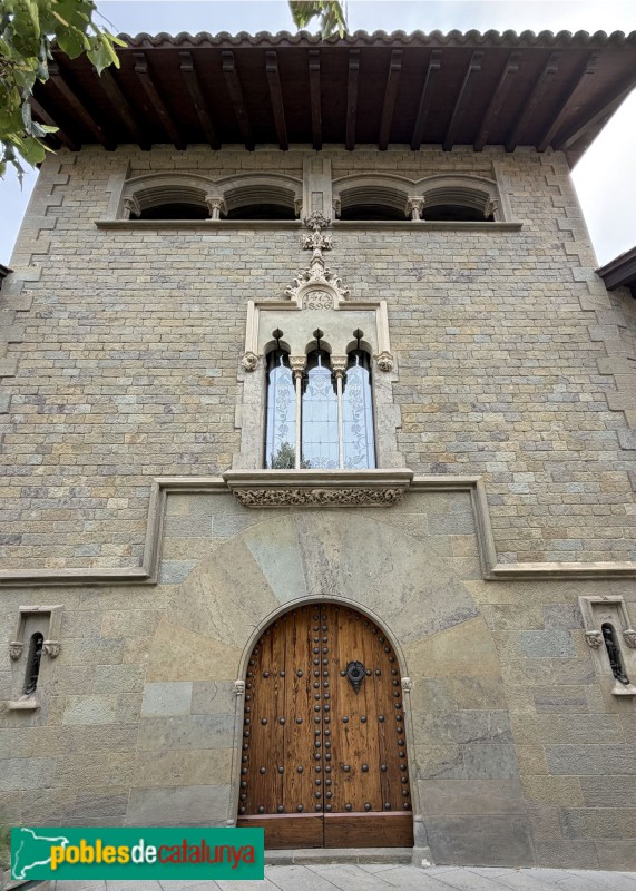 Torelló - Casa Coll (Casa de Pedra) (Foto: Albert Esteves, 2026) Torelló - Casa Coll (Casa de Pedra)