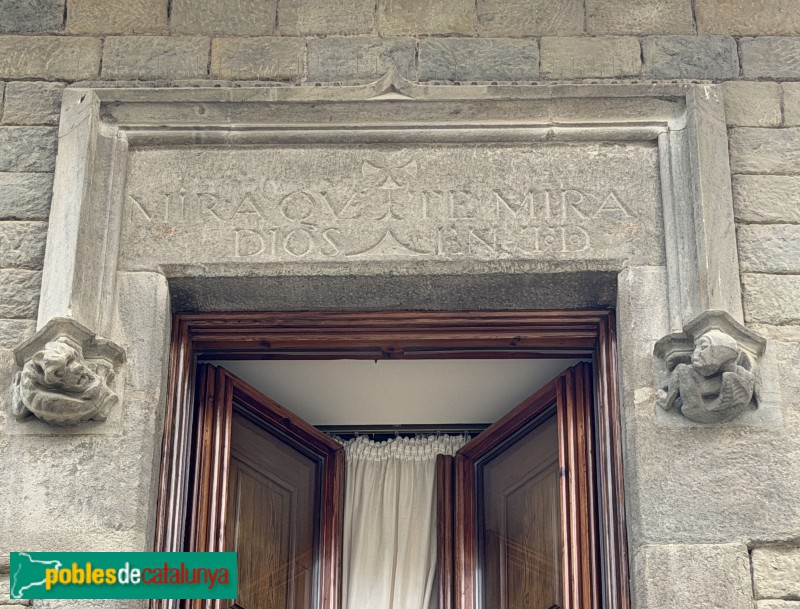 Torelló - Casa Coll (Casa de Pedra) (Foto: Albert Esteves, 2026) Torelló - Casa Coll (Casa de Pedra)