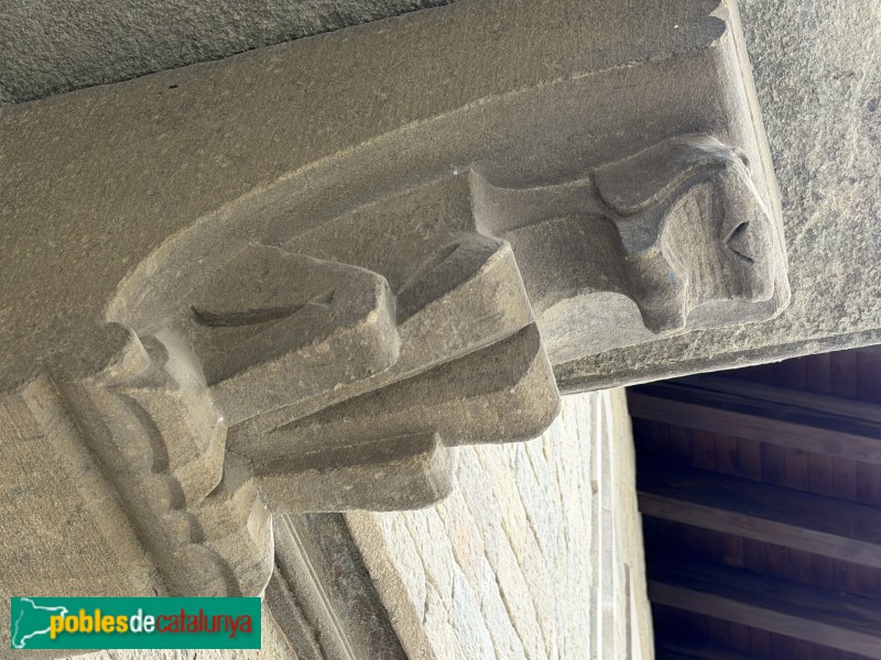 Torelló - Casa Coll (Casa de Pedra) (Foto: Albert Esteves, 2026) Torelló - Casa Coll (Casa de Pedra)