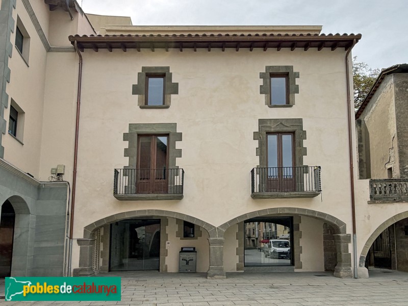Torelló - Plaça Vella. Casa del Marquès de Dos Rius (Foto: Albert Esteves, 2026) Torelló - Plaça Vella. Casa del Marquès de Dos Rius