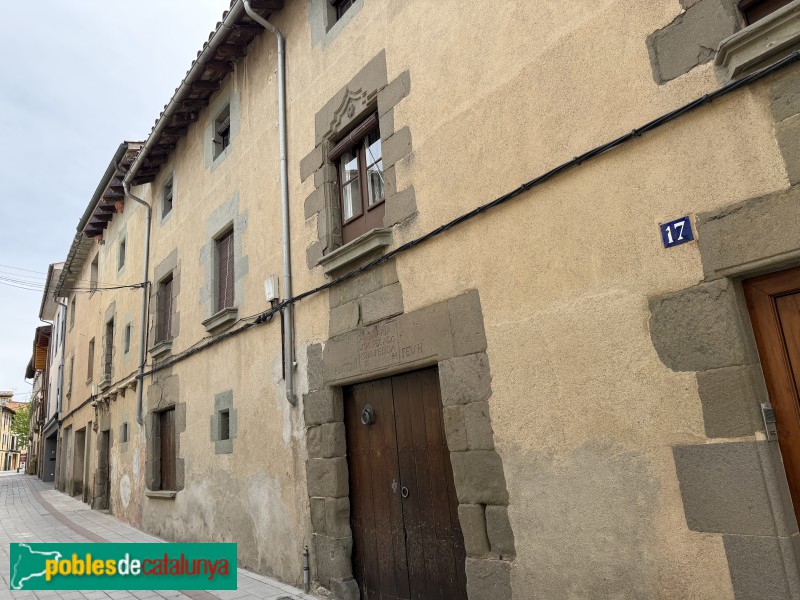 Torelló - Carrer Ges d'Avall (Foto: Albert Esteves, 2026) Torelló - Carrer Ges d'Avall