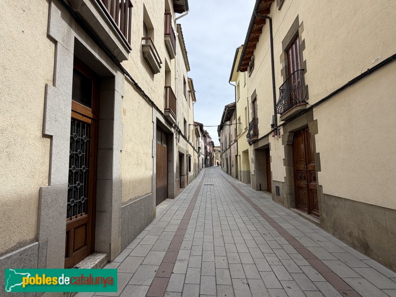 Torelló - Carrer Ges d'Avall (Foto: Albert Esteves, 2026) Torelló - Carrer Ges d'Avall