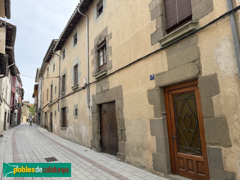 Torelló - Carrer Ges d'Avall (Foto: Albert Esteves, 2026) Torelló - Carrer Ges d'Avall