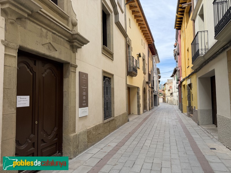 Torelló - Carrer Ges d'Avall (Foto: Albert Esteves, 2026) Torelló - Carrer Ges d'Avall