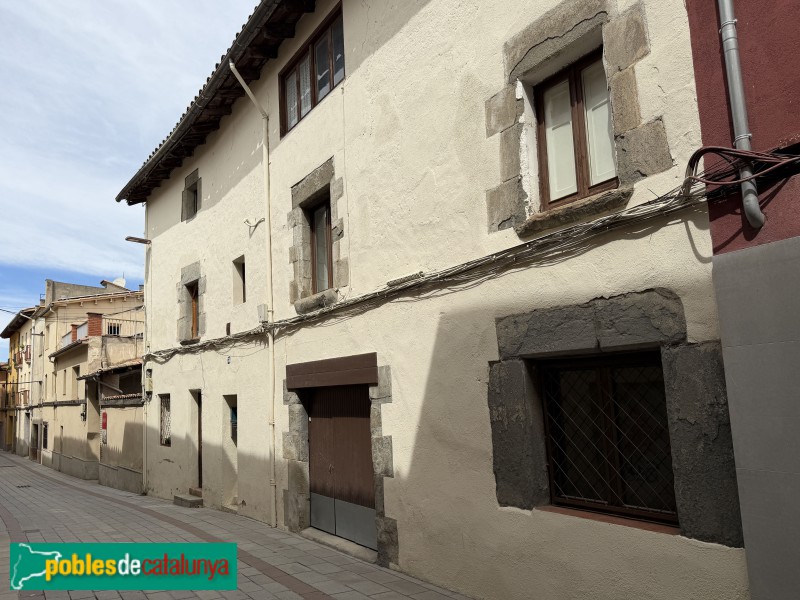 Torelló - Carrer Ges d'Avall (Foto: Albert Esteves, 2026) Torelló - Carrer Ges d'Avall