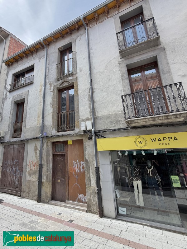 Torelló - Carrer del Pont (Foto: Albert Esteves, 2026) Torelló - Carrer del Pont