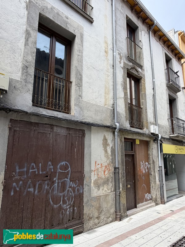 Torelló - Carrer del Pont (Foto: Albert Esteves, 2026) Torelló - Carrer del Pont