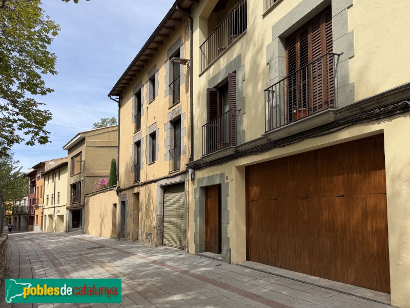 Torelló - Carrer del Pont (Foto: Albert Esteves, 2026) Torelló - Carrer del Pont