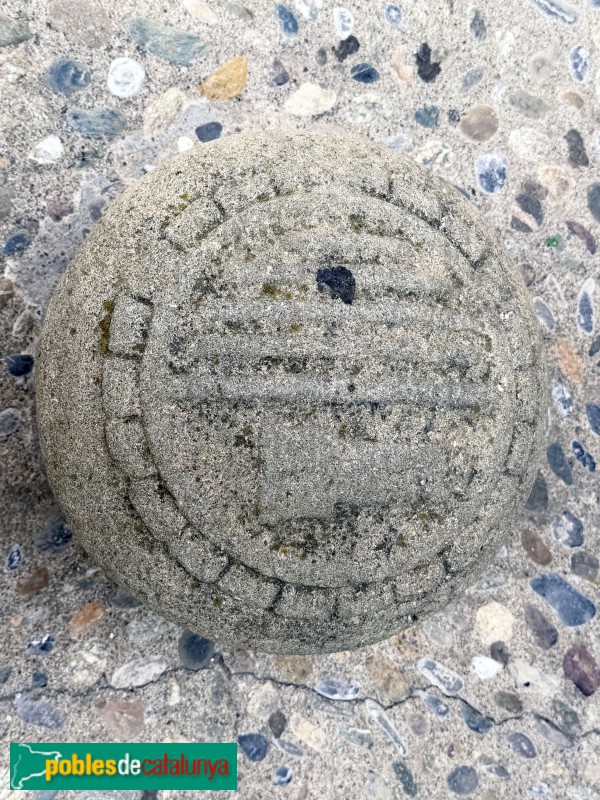 Torelló - Monument a mossèn Fortià Solà