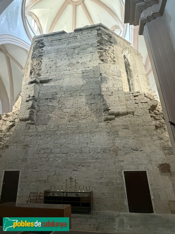 Tivissa - Església de Sant Jaume. Mur de l'antic presbiteri