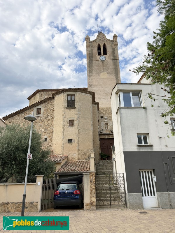 Calonge - Església de Sant Martí, des de la carretera de Romanyà