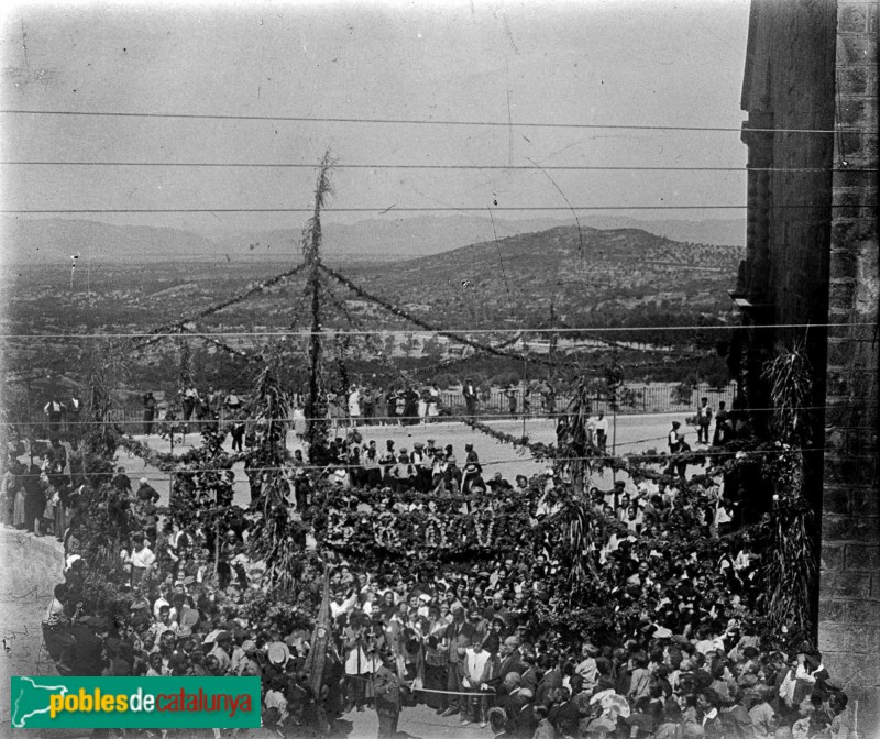 Tivissa - Inauguració de la remodelació de la plaça de la Baranova (Lluís Brull, 1927 ANC) (Foto: Lluís Brull -ANC-, 1927) Tivissa - Inauguració de la remodelació de la plaça de la Baranova (Lluís Brull, 1927 ANC)