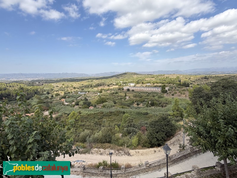 Tivissa - Panoràmica des de la plaça de Baranova (Foto: Albert Esteves, 2026) Tivissa - Panoràmica des de la plaça de Baranova