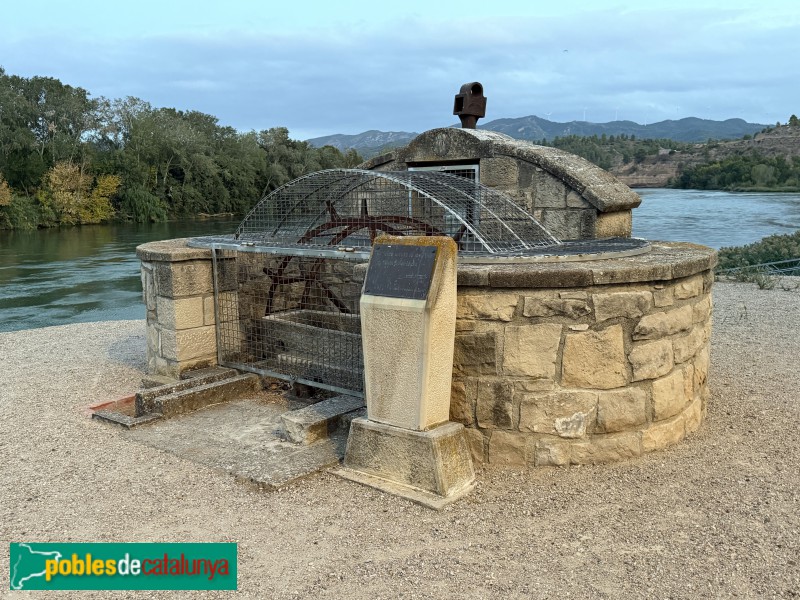 Ascó - Monument a la sínia