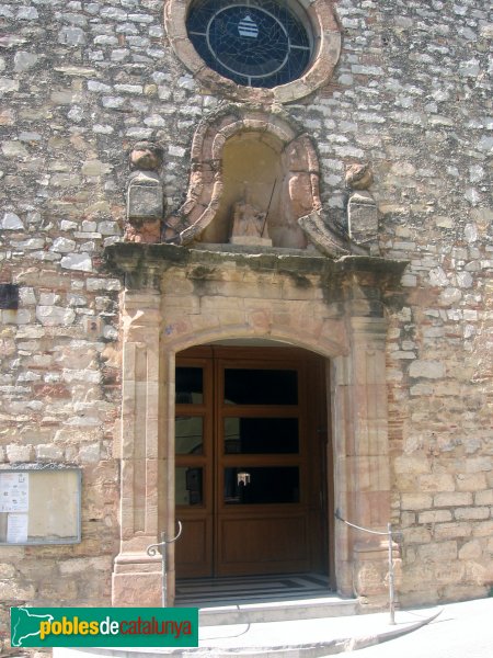 Collbató - Porta església (Foto: Albert Esteves, 2006) Collbató - Porta església