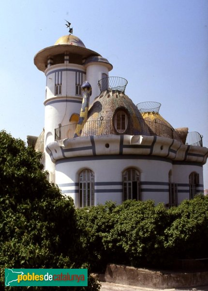 Sant Joan Despí - Torre de la Creu (Foto: Josep Maria Ardèvol, 1999) Sant Joan Despí - Torre de la Creu