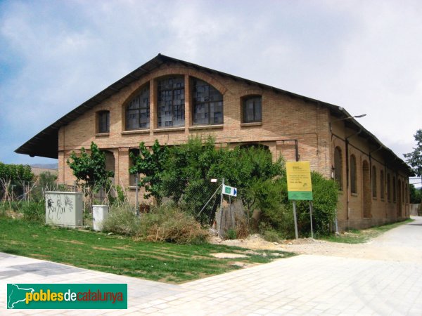 Sant Joan Despí - Fàbrica cartró (Foto: Albert Esteves, 2006) Sant Joan Despí - Fàbrica cartró