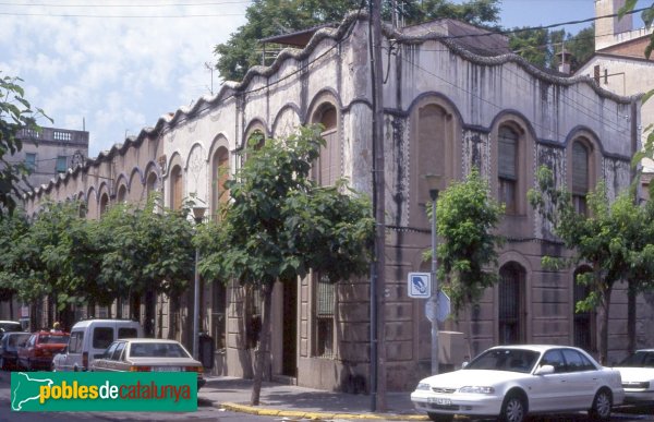 Sant Feliu de Llobregat - Cases Passeig Bertrand (Foto: Josep Maria Ardèvol, 1997) Sant Feliu de Llobregat - Cases Passeig Bertrand