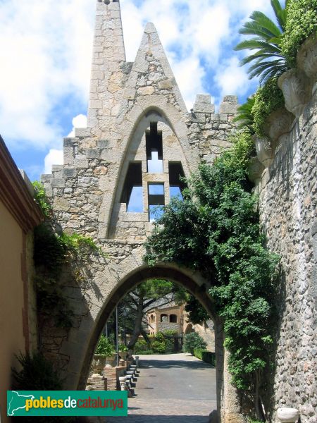 Sitges - Celler Güell (Foto: Albert Esteves, 2006) Sitges - Celler Güell