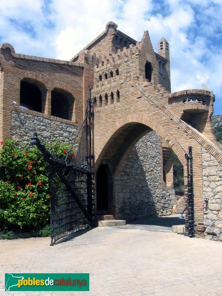 Sitges - Celler Güell (Foto: Albert Esteves, 2006) Sitges - Celler Güell