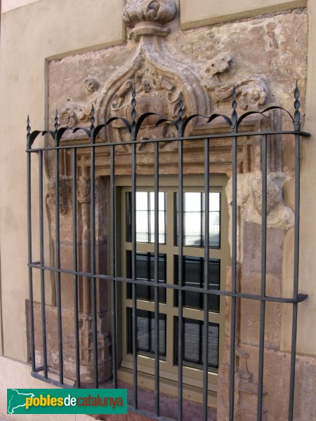 Sant Just Desvern - Finestra Can Modolell, finestra renaixentista