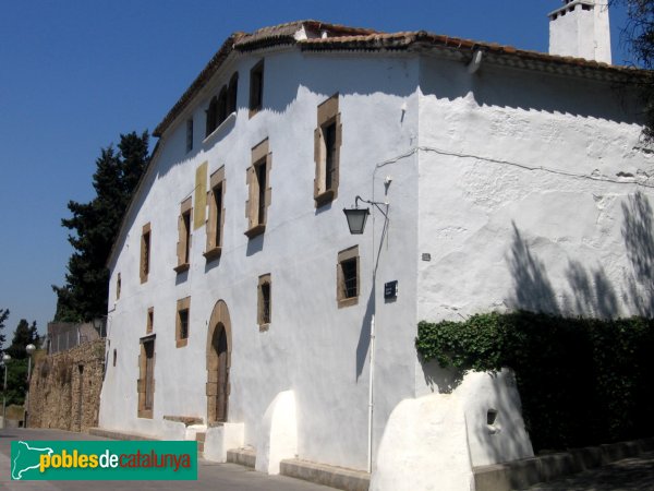 Esplugues de Llobregat - Can Ramoneda (Foto: Albert Esteves, 2006) Esplugues de Llobregat - Can Ramoneda
