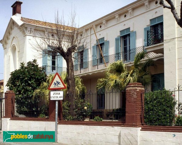 Vilassar de Mar - Escola de la Presentació (Foto: Josep Maria Ardèvol, 1996) Vilassar de Mar - Escola de la Presentació