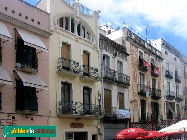 Vilanova i la Geltrú - Plaça de les Cols