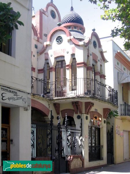 Vilanova i la Geltrú - Casa Renard (Foto: Albert Esteves, 2006) Vilanova i la Geltrú - Casa Renard